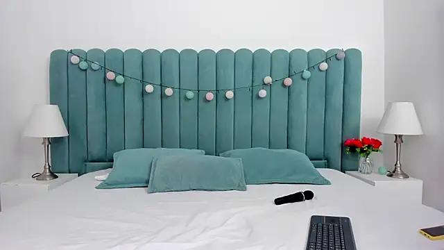 marianaaguii online show from 26, 2, 2025