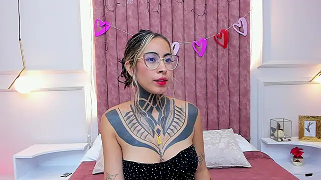 Snapshot of NicoleBlum chatting on 12, 2, 2025 NicoleBlum online show from 12, 2, 2025