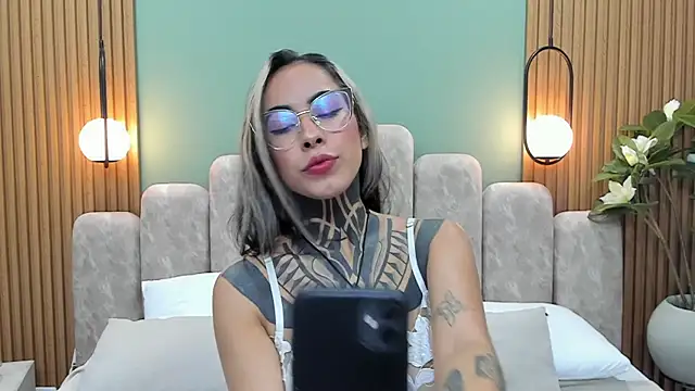 Snapshot of NicoleBlum chatting on 7, 3, 2025 NicoleBlum online show from 7, 3, 2025