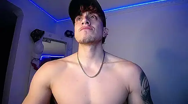 Snapshot of strongboy_ chatting on 30, 12, 2024 strongboy online show from 30, 12, 2024