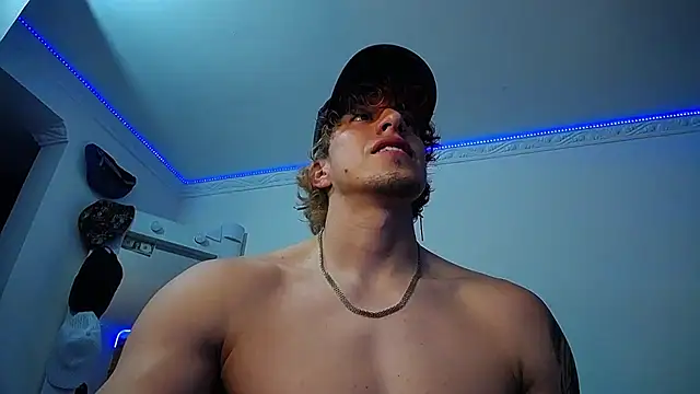 Snapshot of strongboy_ chatting on 14, 3, 2025 strongboy online show from 14, 3, 2025