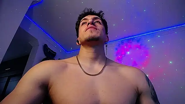 Snapshot of strongboy_ chatting on 4, 11, 2025 strongboy online show from 4, 11, 2025