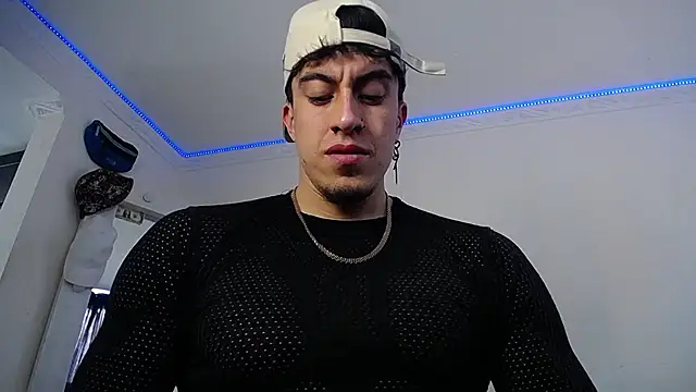 Snapshot of strongboy_ chatting on 16, 2, 2026 strongboy online show from 16, 2, 2026