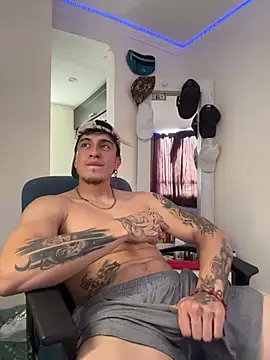 Snapshot of strongboy_ chatting on 18, 2, 2026 strongboy online show from 18, 2, 2026