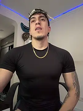 Snapshot of strongboy_ chatting on 25, 2, 2026 strongboy online show from 25, 2, 2026