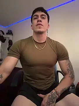 Snapshot of strongboy_ chatting on 7, 5, 2026 strongboy online show from 7, 5, 2026