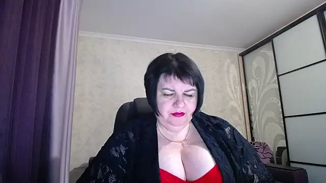 Snapshot of JuicyLady_Di chatting on 4, 2, 2025 JuicyLady Di online show from 4, 2, 2025