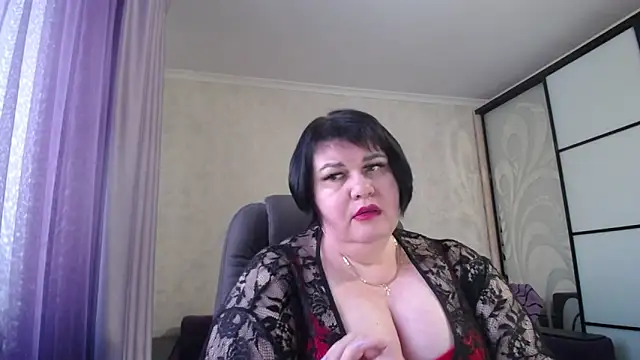 Snapshot of JuicyLady_Di chatting on 23, 2, 2025 JuicyLady Di online show from 23, 2, 2025