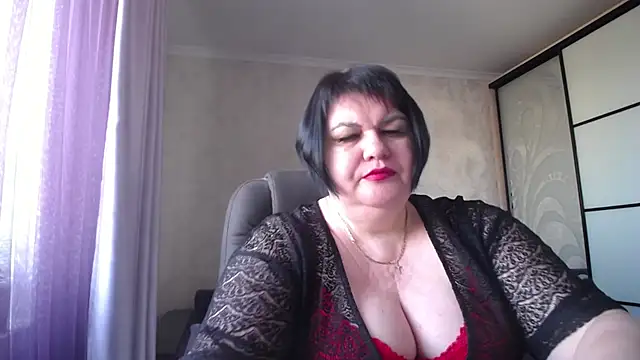 Snapshot of JuicyLady_Di chatting on 10, 3, 2025 JuicyLady Di online show from 10, 3, 2025