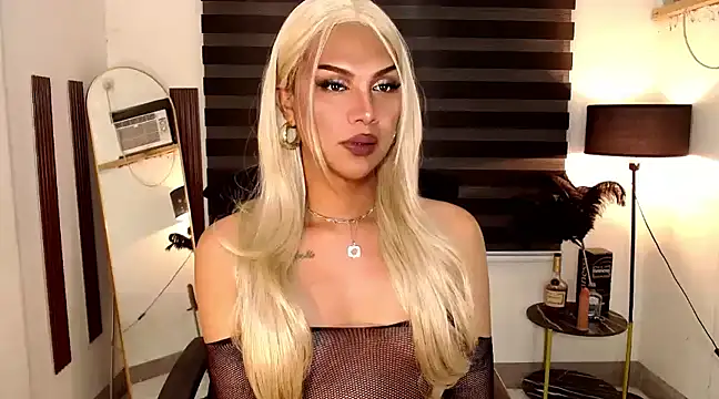 Snapshot of SarahAmber chatting on 2, 12, 2024 SarahAmber online show from 2, 12, 2024