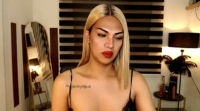 Snapshot of SarahAmber chatting on 26, 1, 2025 SarahAmber online show from 26, 1, 2025