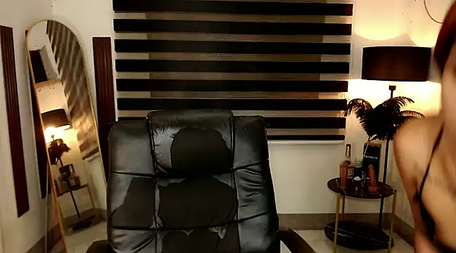 Snapshot of SarahAmber chatting on 2, 2, 2025 SarahAmber online show from 2, 2, 2025