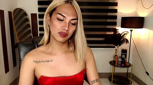 Snapshot of SarahAmber chatting on 7, 2, 2025 SarahAmber online show from 7, 2, 2025
