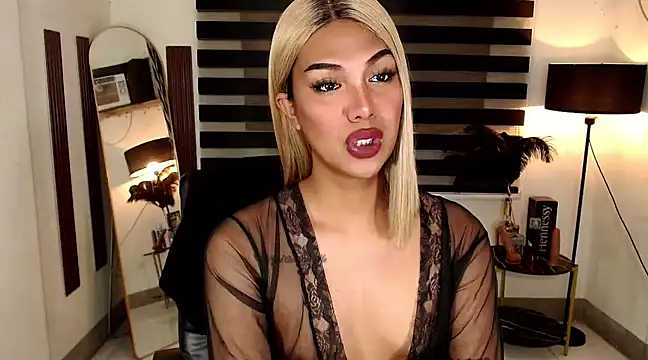 Snapshot of SarahAmber chatting on 26, 2, 2025 SarahAmber online show from 26, 2, 2025