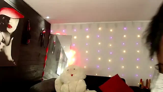 Snapshot of agatha_prime chatting on 18, 12, 2025 agatha prime online show from 18, 12, 2025