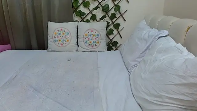 Lovelywife786 online show from 9, 2, 2025