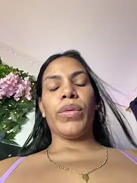 Snapshot of ArielleMillerr chatting on 8, 10, 2025 ArielleMillerr online show from 8, 10, 2025