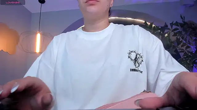 MartinnaBonnet online show from 7, 2, 2025