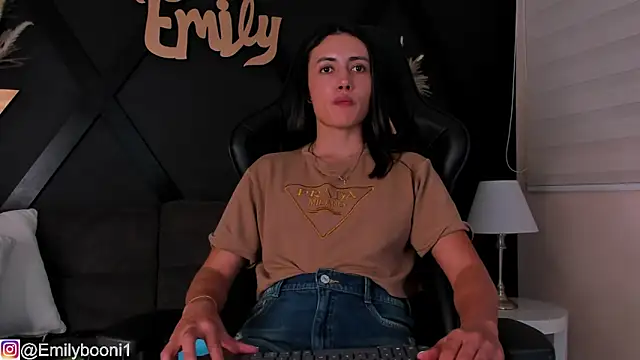 Snapshot of EmilyBoonny1 chatting on 11, 3, 2025 EmilyBoonny1 online show from 11, 3, 2025