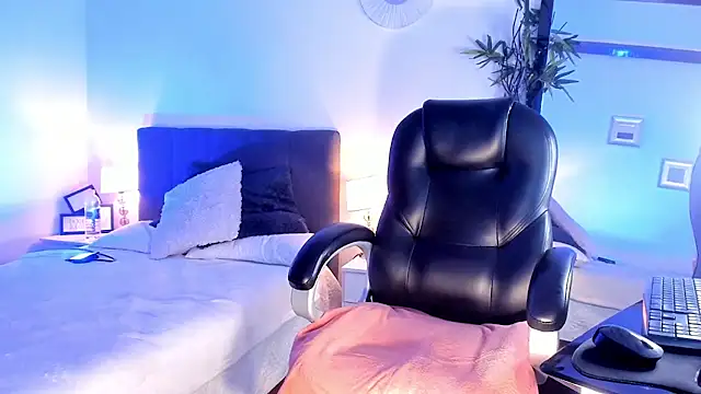 Snapshot of Alicee_Levine chatting on 17, 3, 2025 Alicee Levine online show from 17, 3, 2025