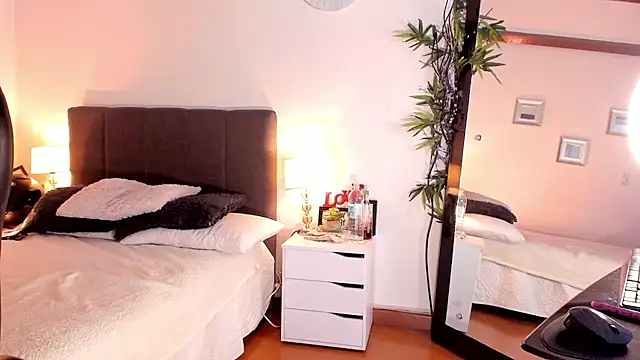 Snapshot of Alicee_Levine chatting on 19, 3, 2025 Alicee Levine online show from 19, 3, 2025