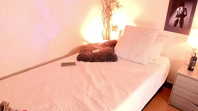 Snapshot of Alicee_Levine chatting on 3, 11, 2025 Alicee Levine online show from 3, 11, 2025