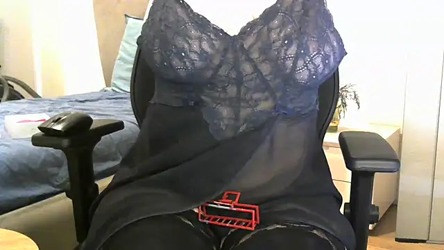 damarossa87 online show from 28, 2, 2025