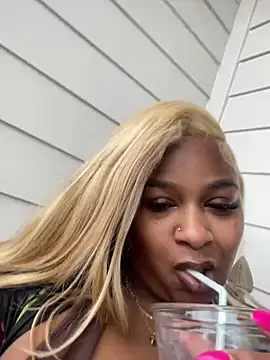 Snapshot of BigFineSelena chatting on 1, 3, 2025 BigFineSelena online show from 1, 3, 2025