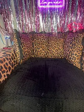 BigFineSelena online show from 15, 4, 2026