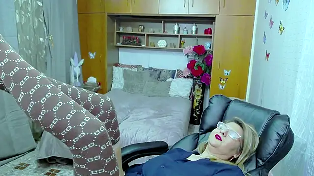 LucilleFenlys online show from 2, 12, 2024