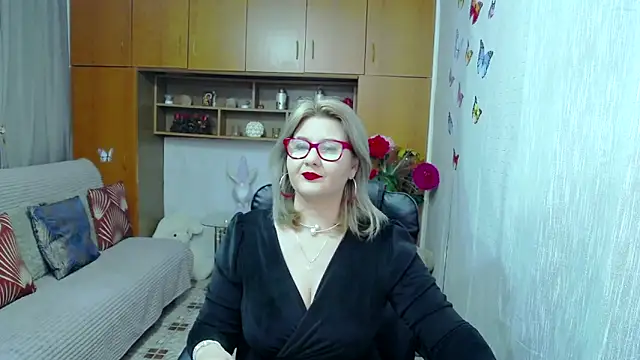 LucilleFenlys online show from 20, 10, 2025