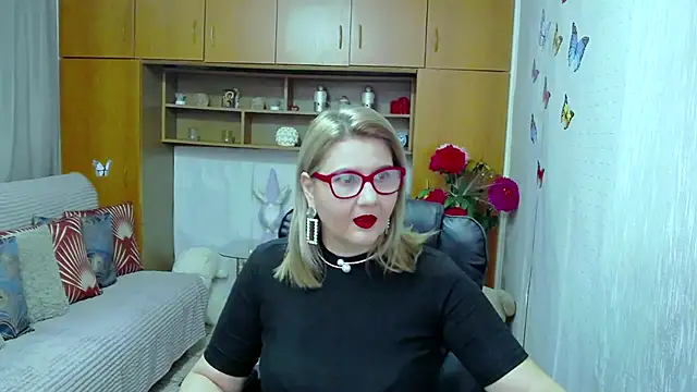 LucilleFenlys online show from 2, 11, 2025