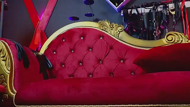 PerlaDivaio online show from 10, 11, 2025