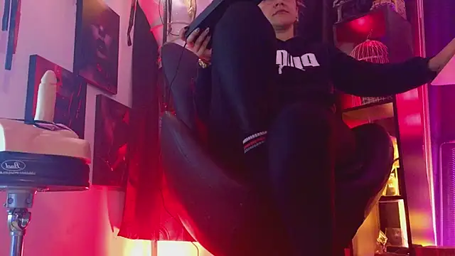 PerlaDivaio online show from 17, 4, 2026