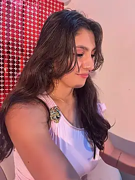 Snapshot of loolla_23 chatting on 5, 4, 2026 loolla 23 online show from 5, 4, 2026