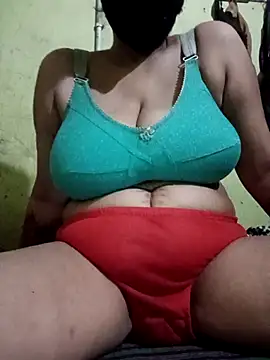 Snapshot of silkyrani123 chatting on 25, 10, 2025 silkyrani123 online show from 25, 10, 2025
