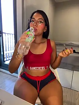 Snapshot of SheenaBrooke chatting on 16, 12, 2025 SheenaBrooke online show from 16, 12, 2025