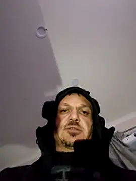 Snapshot of TheTree13 chatting on 3, 4, 2026 TheTree13 online show from 3, 4, 2026