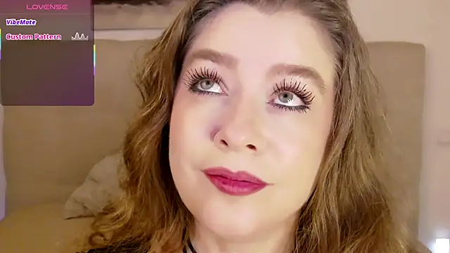 Snapshot of PetersEmily chatting on 15, 11, 2025 PetersEmily online show from 15, 11, 2025