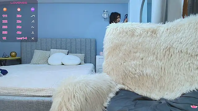 Anna Lewis online show from 23, 10, 2025