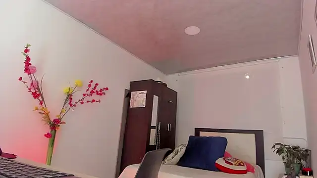 alicia rouusel online show from 23, 3, 2025