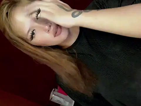 Snapshot of angelmist_thea chatting on 18, 10, 2025 angelmist thea online show from 18, 10, 2025
