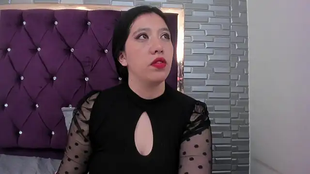 Snapshot of AntoneellaF chatting on 25, 1, 2025 AntoneellaF online show from 25, 1, 2025