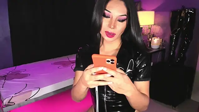 Snapshot of MaxxineMorenaTs chatting on 6, 5, 2026 MaxxineMorenaTs online show from 6, 5, 2026