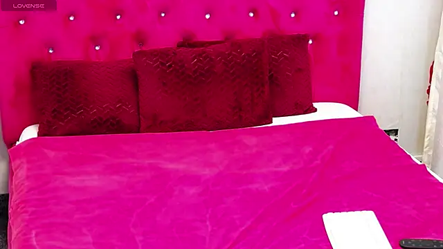 Snapshot of TinaMaay chatting on 12, 12, 2024 TinaMaay online show from 12, 12, 2024