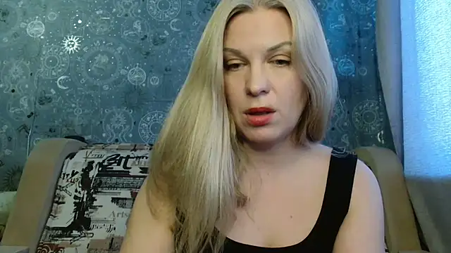 Snapshot of BlondeFox chatting on 21, 12, 2025 BlondeFox online show from 21, 12, 2025