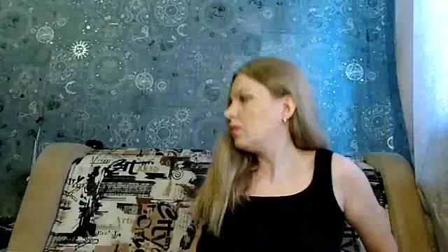 Snapshot of BlondeFox chatting on 26, 4, 2026 BlondeFox online show from 26, 4, 2026