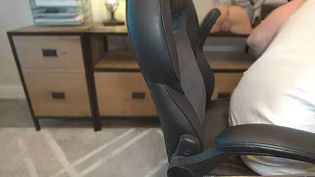 Snapshot of Mister_Dilf chatting on 2, 3, 2026 Mister Dilf online show from 2, 3, 2026