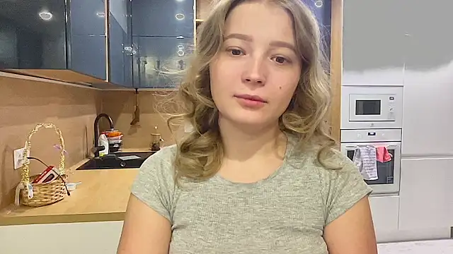 Snapshot of CharmingSarah chatting on 26, 9, 2025 CharmingSarah online show from 26, 9, 2025