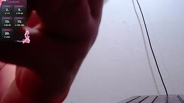 scaelettdubois online show from 6, 11, 2025